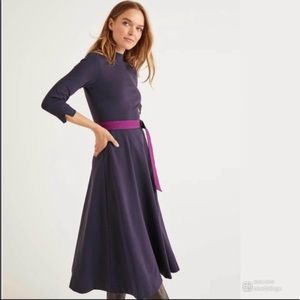 Boden Nerissa Pointe Midi Dress in Navy/Beetroot